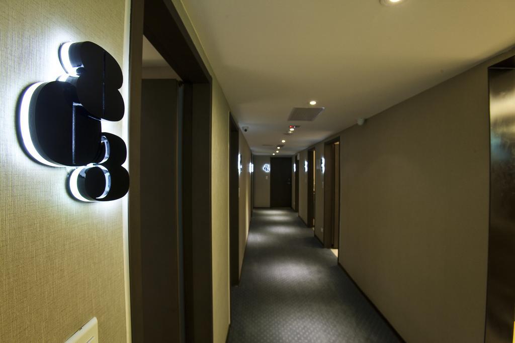 E-House Hotel Taipei Bagian luar foto