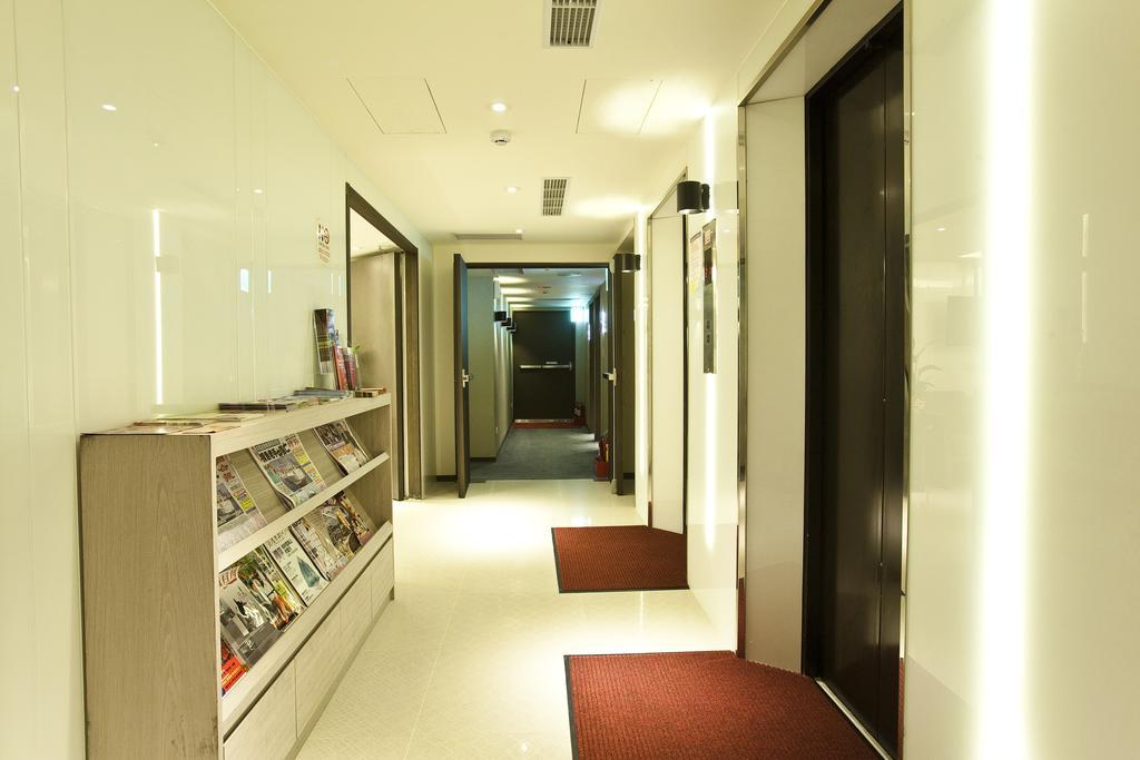 E-House Hotel Taipei Bagian luar foto