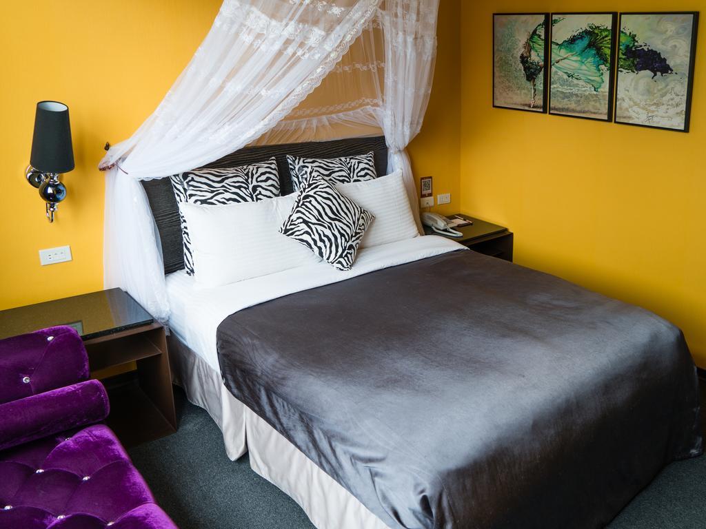E-House Hotel Taipei Bagian luar foto