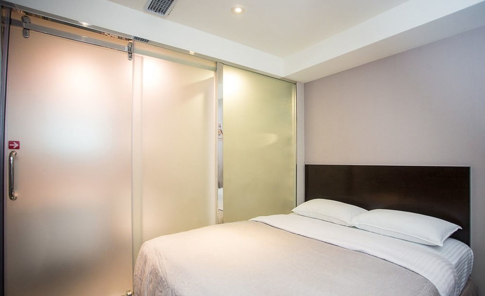 E-House Hotel Taipei Bagian luar foto